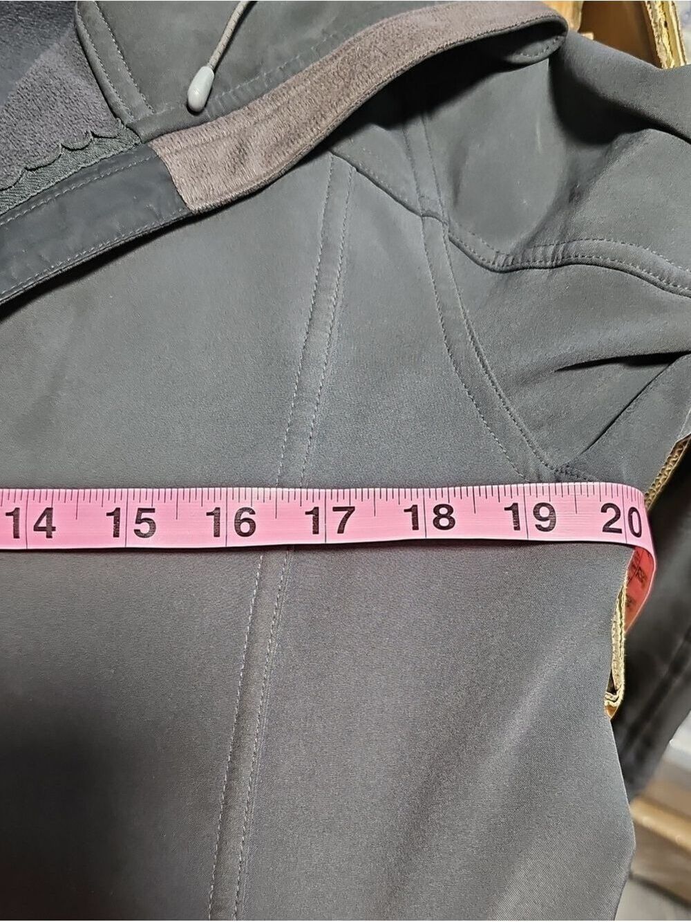 396. Lululemon Full Long Coat - Picture 14 of 14
